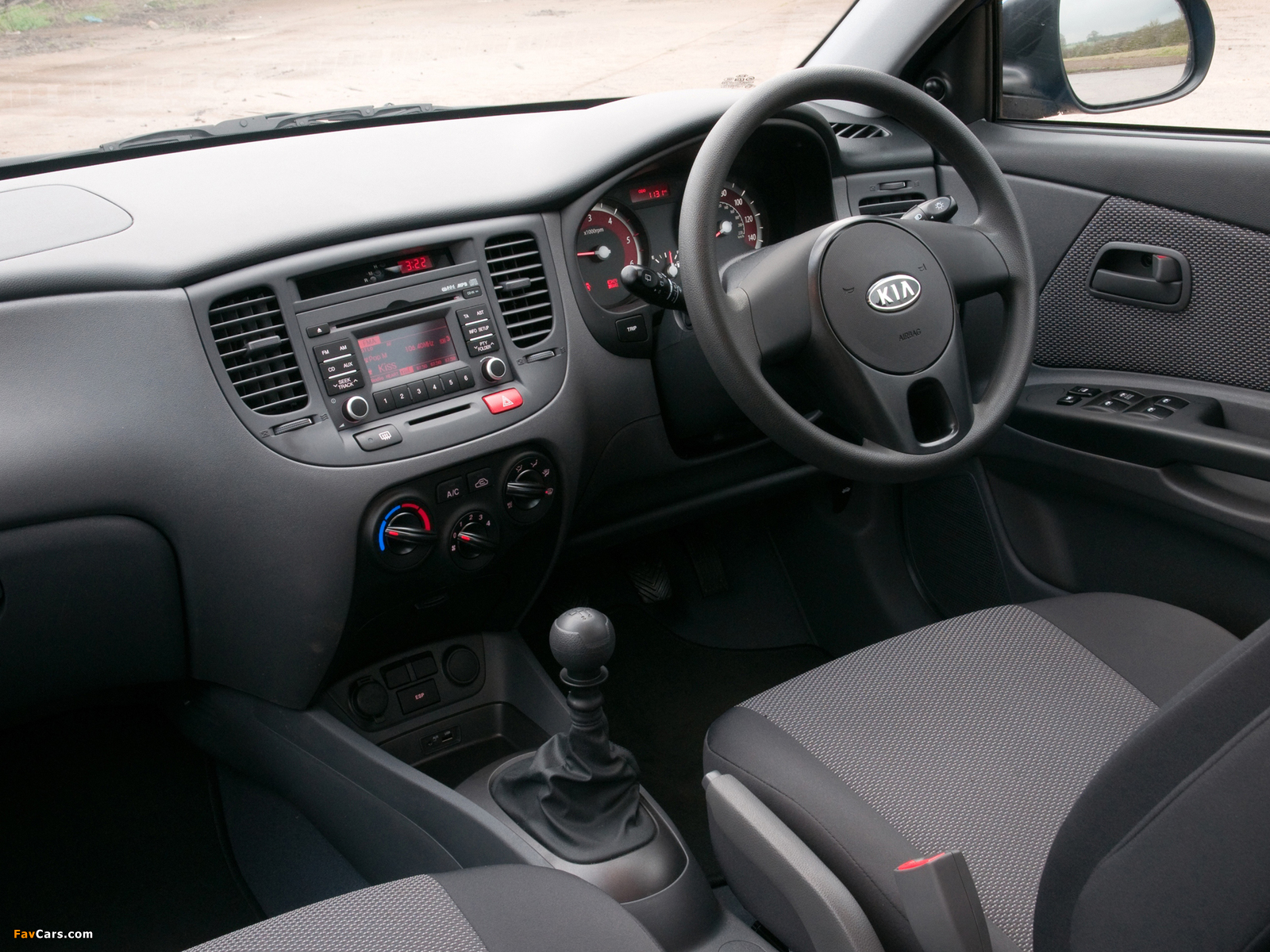 Images of Kia Rio Hatchback UK-spec (JB) 2009–11 (1600 x 1200)