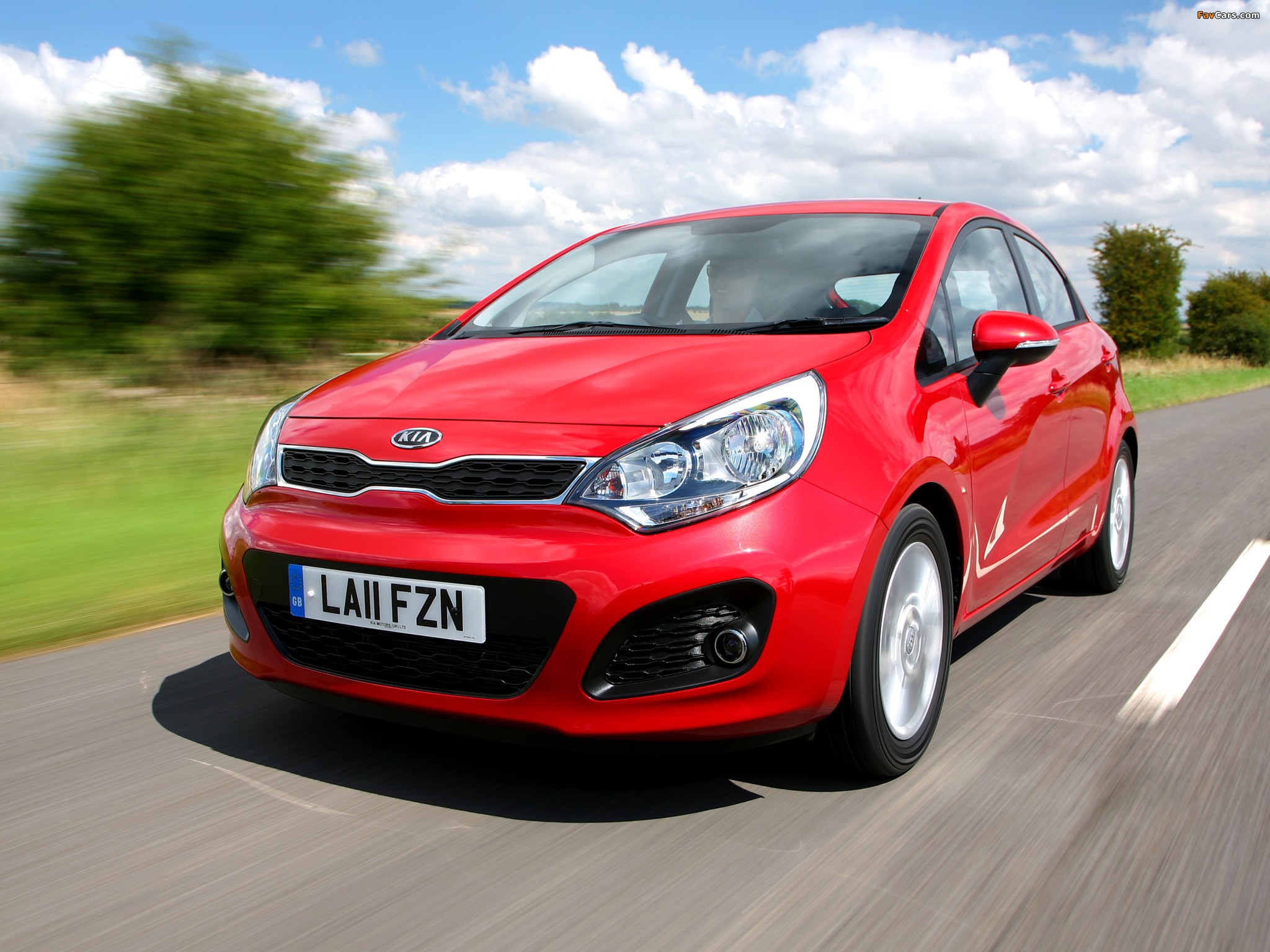 Images of Kia Rio 5-door UK-spec (UB) 2011 (2048 x 1536)