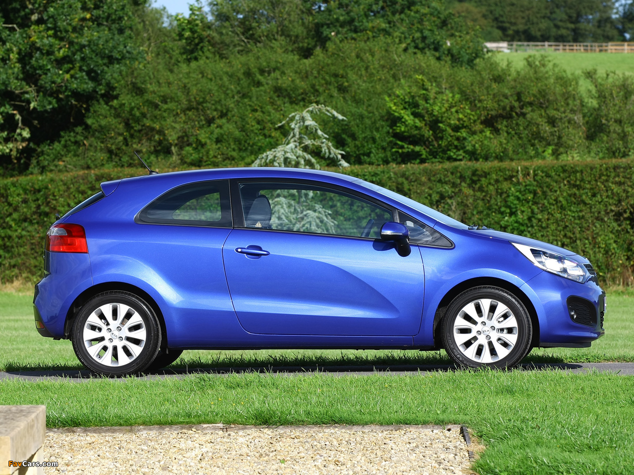 Images of Kia Rio 3-door EcoDynamics UK-spec (UB) 2012 (1280 x 960)