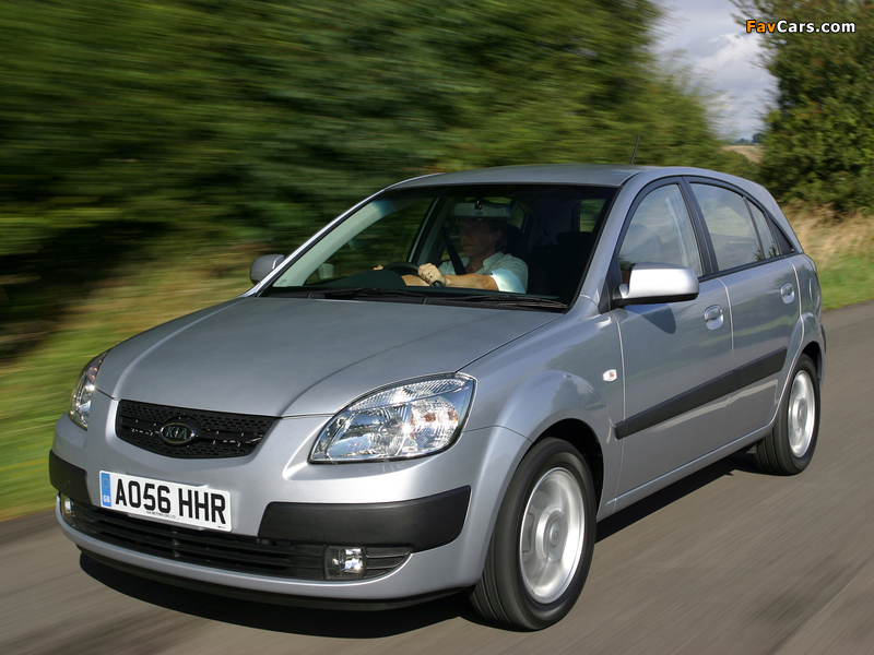 Kia Rio Hatchback UK-spec (JB) 2005–09 photos (800 x 600)