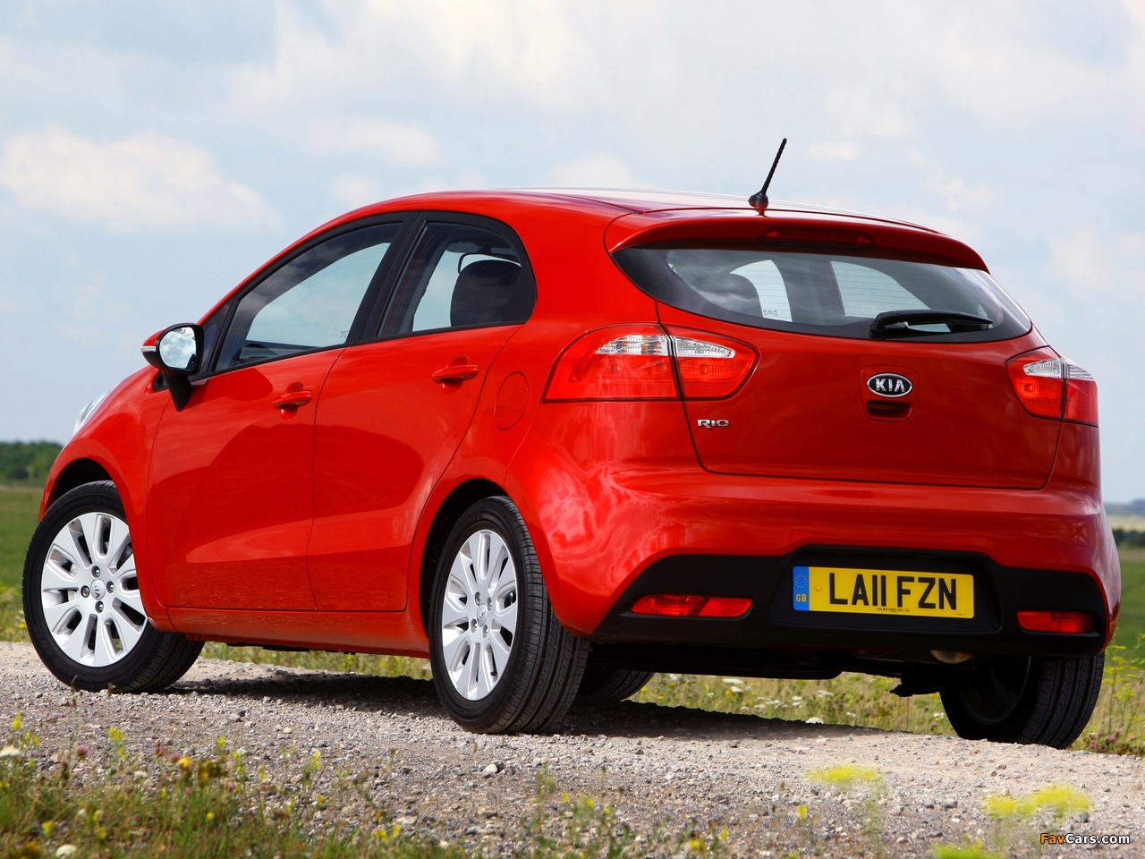 Kia Rio 5-door UK-spec (UB) 2011 pictures (1280 x 960)