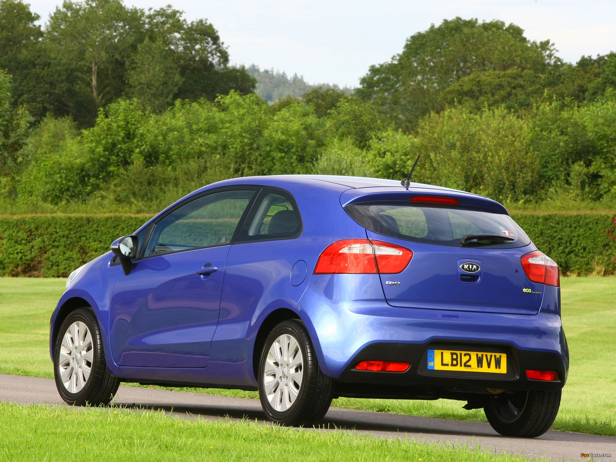 Kia Rio 3-door EcoDynamics UK-spec (UB) 2012 images (2048 x 1536)