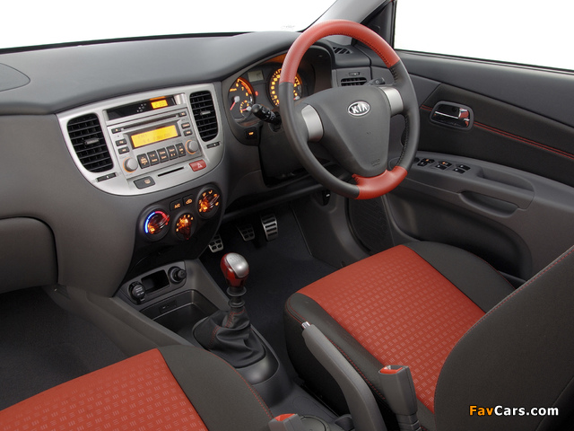 Photos of Kia Rio Hatchback ZA-spec (JB) 2005–08 (640 x 480)