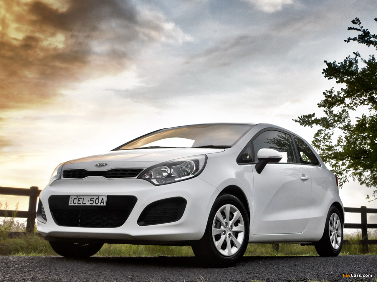 Photos of Kia Rio 3-door AU-spec (UB) 2011 (1280 x 960)