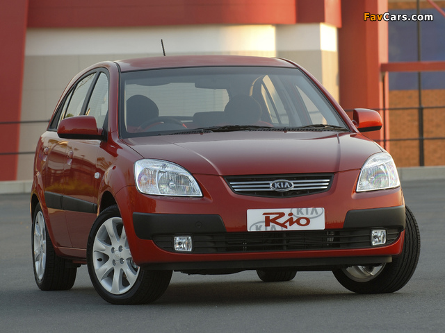 Pictures of Kia Rio Hatchback ZA-spec (JB) 2005–08 (640 x 480)