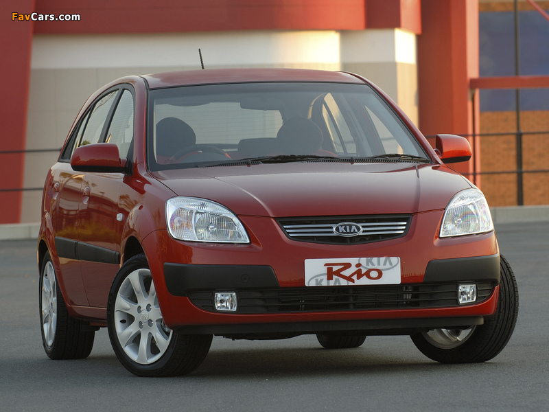 Pictures of Kia Rio Hatchback ZA-spec (JB) 2005–08 (800 x 600)