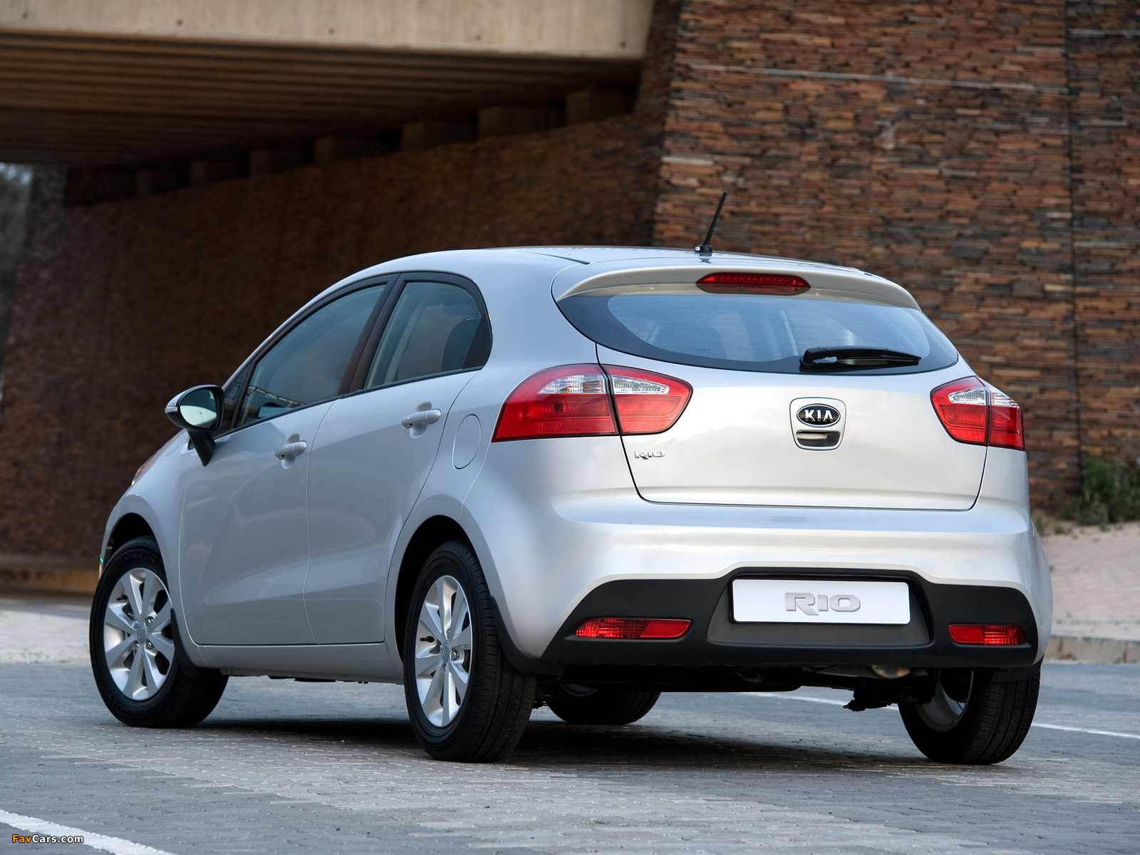 Kia Rio 5-door ZA-spec (UB) 2011 wallpapers (1600 x 1200)