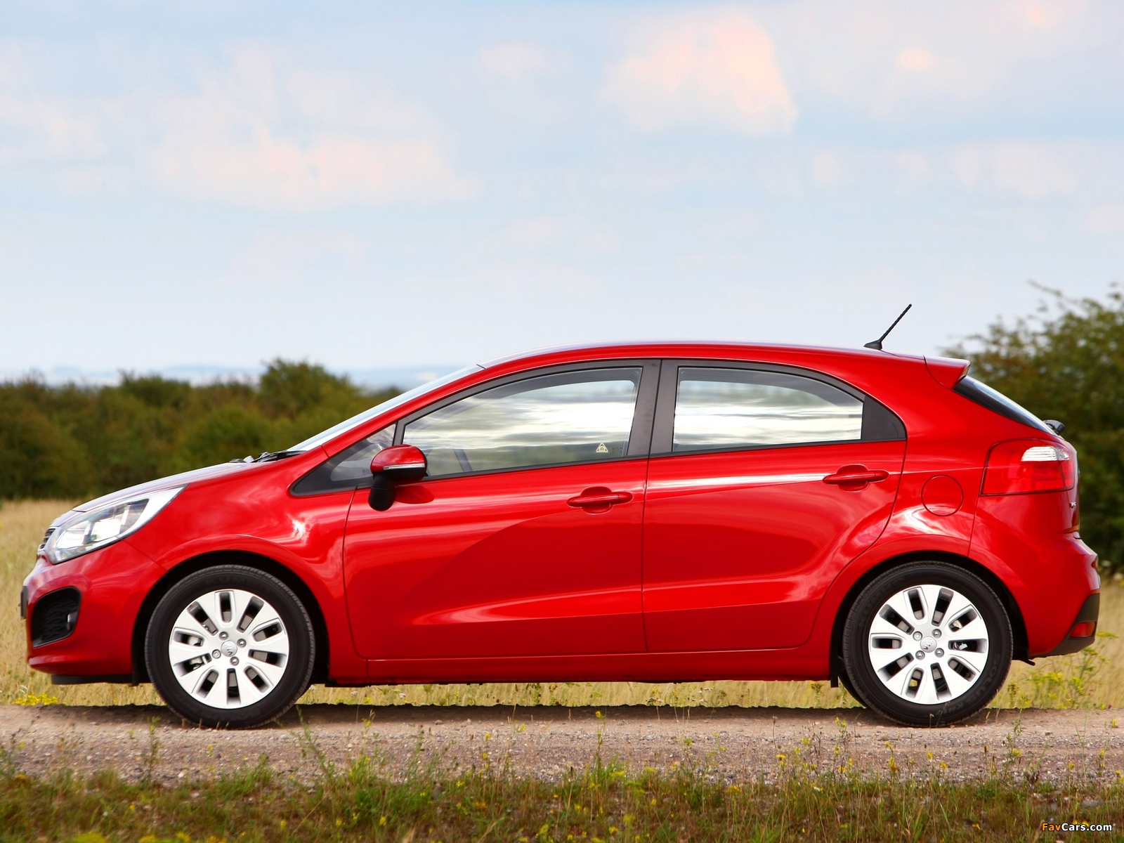 Kia Rio 5-door UK-spec (UB) 2011 wallpapers (1600 x 1200)