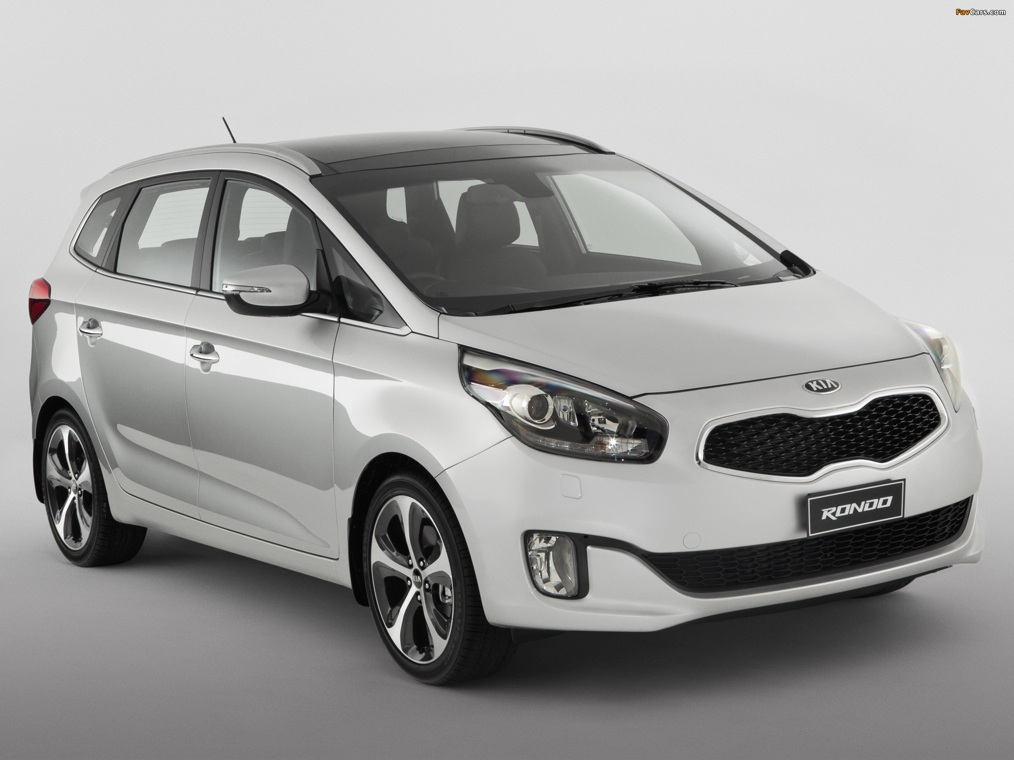 Images of Kia Rondo AU-spec 2012 (2048 x 1536)