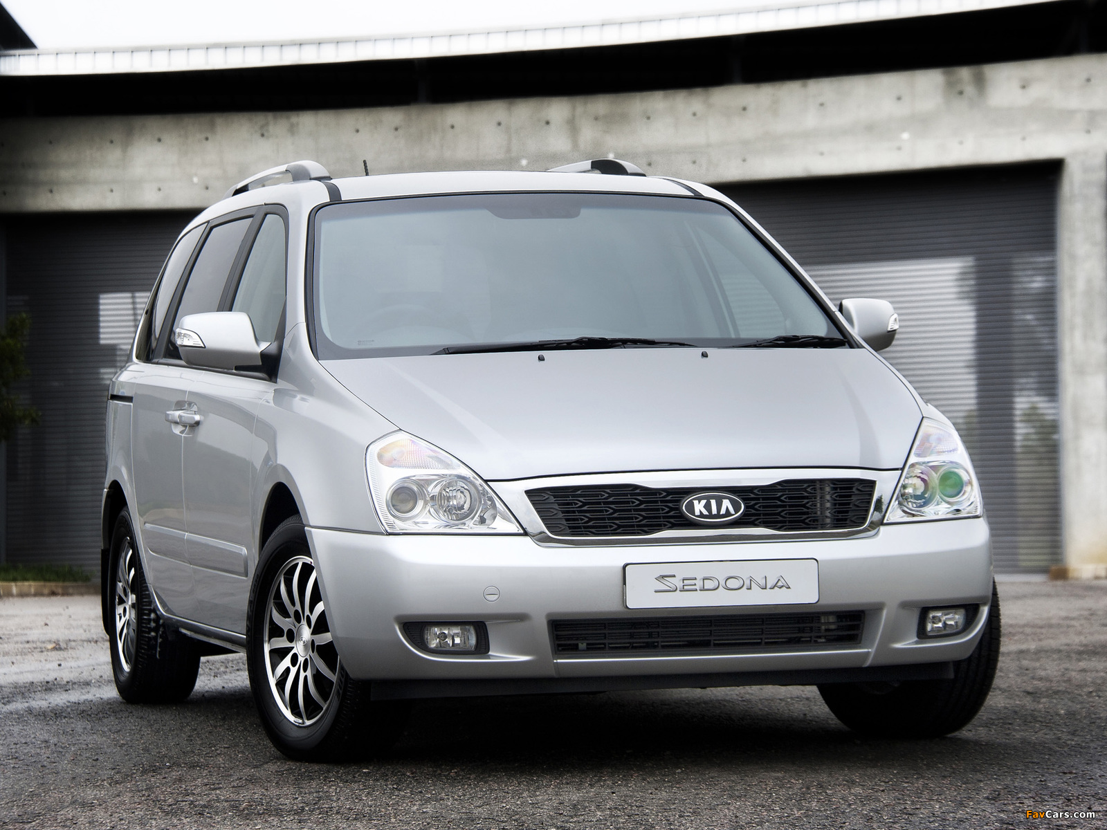 Kia Sedona SWB ZA-spec 2010 pictures (1600 x 1200)