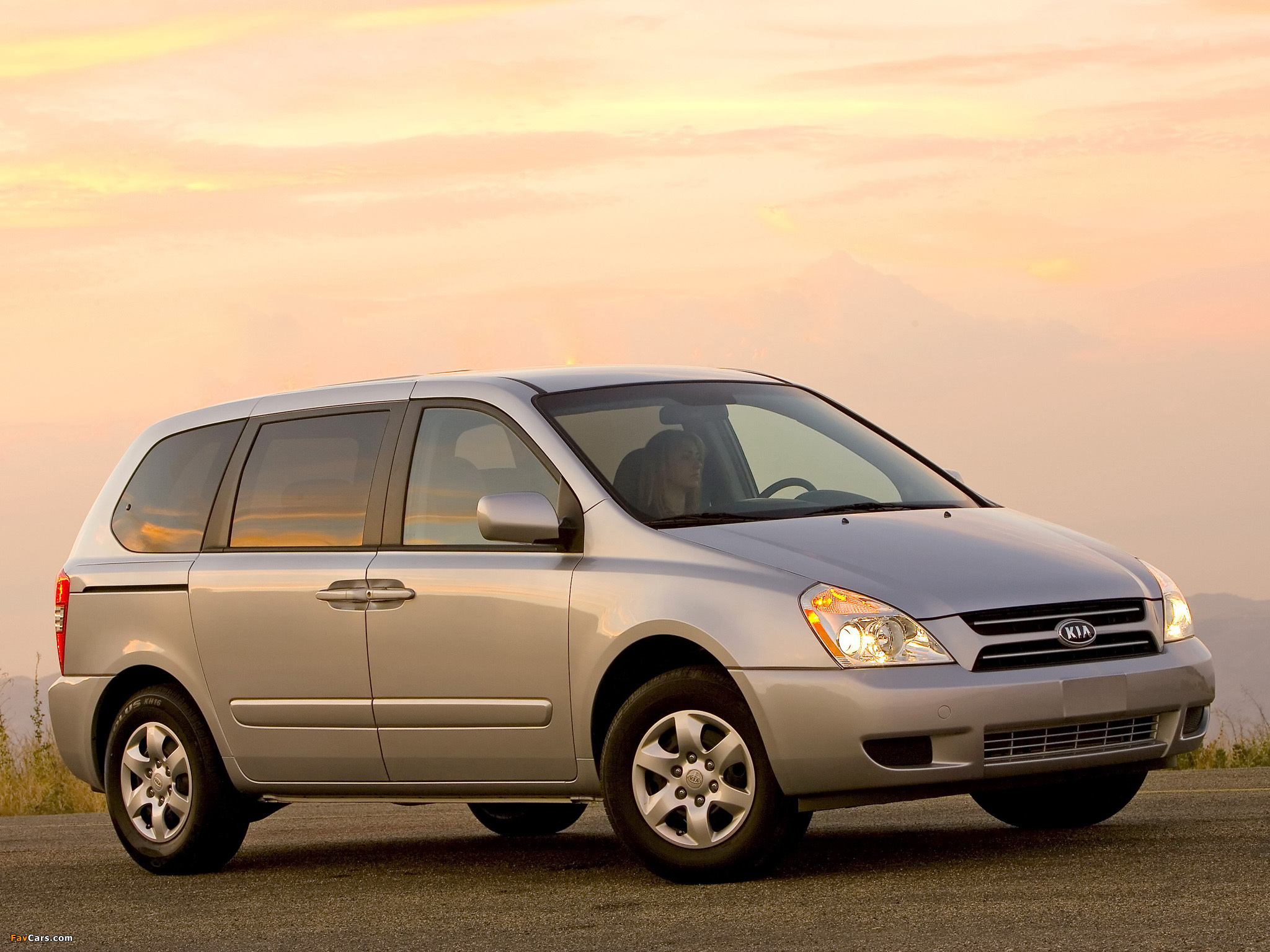 Pictures of Kia Sedona SWB 2006–10 (2048 x 1536)