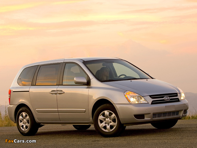 Pictures of Kia Sedona SWB 2006–10 (640 x 480)