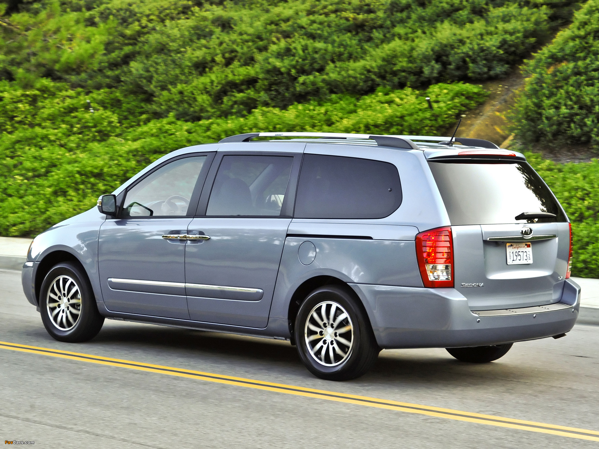 Pictures of Kia Sedona LWB 2010 (2048 x 1536)