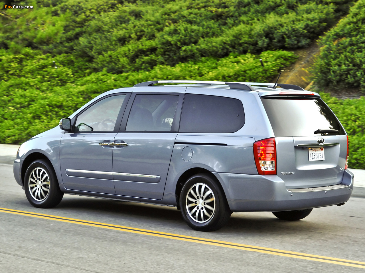 Pictures of Kia Sedona LWB 2010 (1280 x 960)