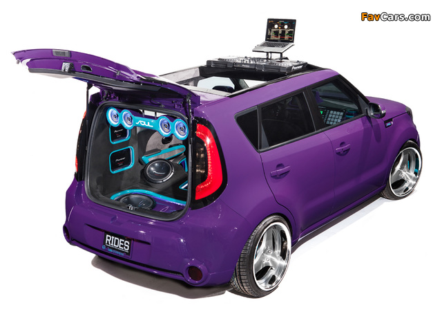 Pictures of Kia DJ Booth Soul 2013 (640 x 480)