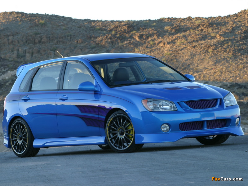 Pictures of Kia Spectra5 Blue Nite (LD) 2004 (800 x 600)