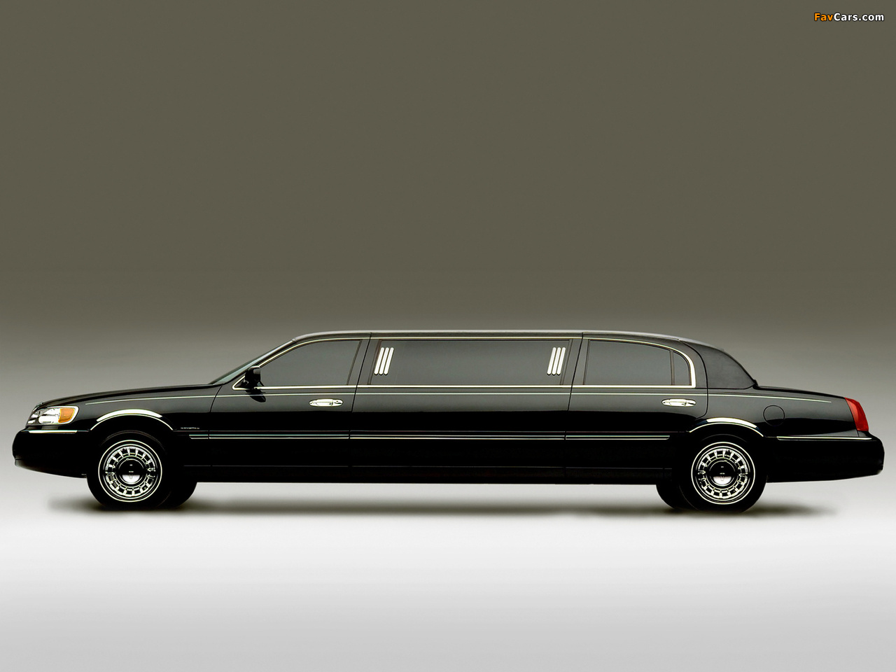 Lincoln Town Car Krystal Limousine 1998–2003 wallpapers (1280 x 960)