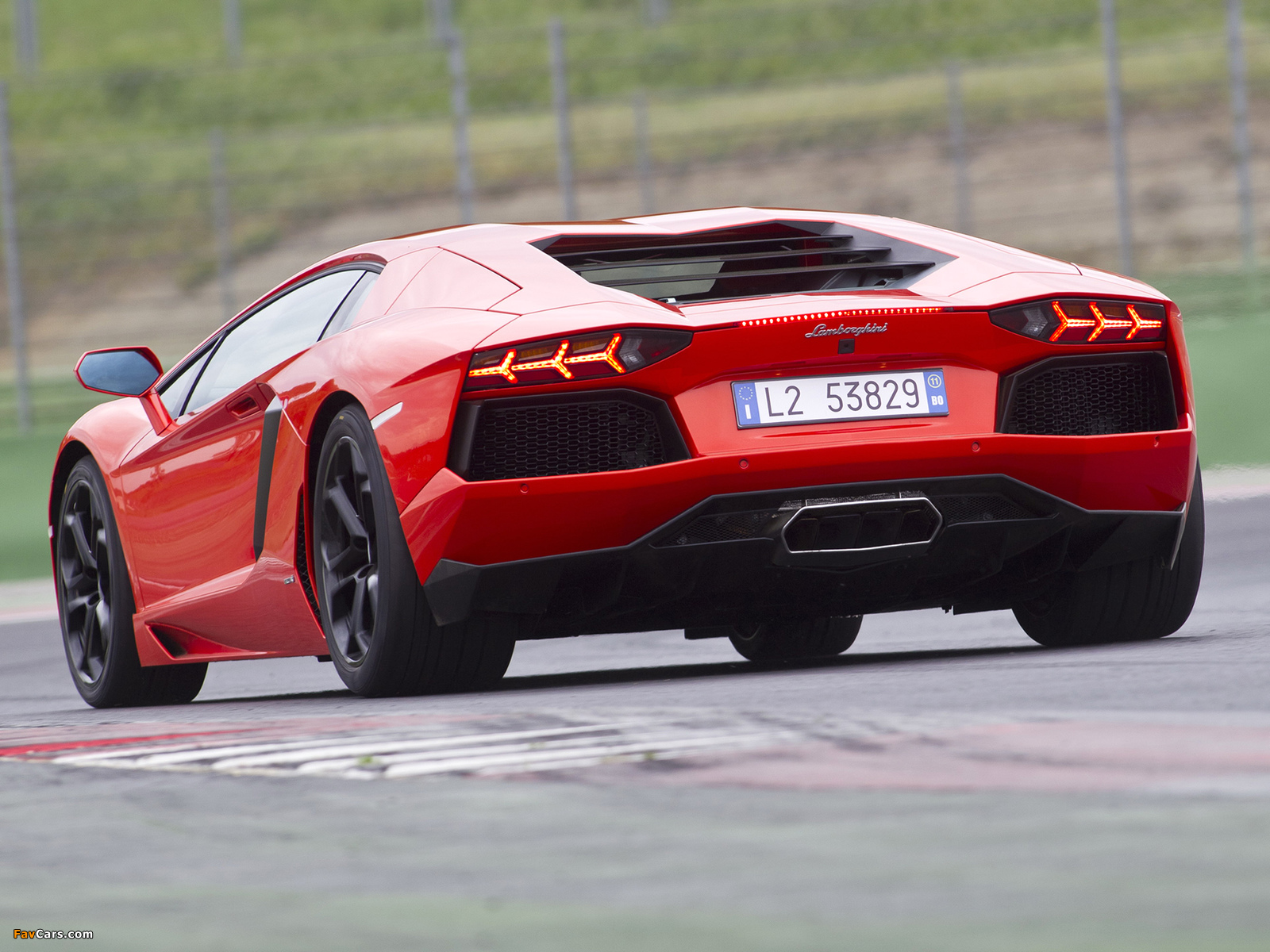 Images of Lamborghini Aventador LP 700-4 (LB834) 2011 (1600 x 1200)