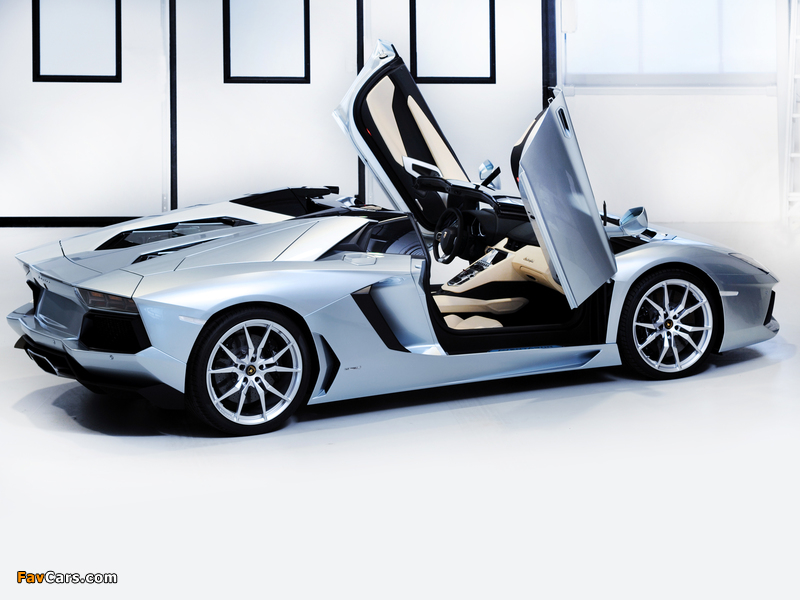 Images of Lamborghini Aventador LP 700-4 Roadster (LB834) 2013 (800 x 600)