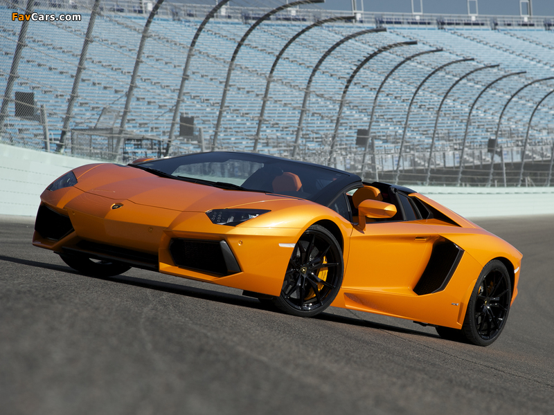 Images of Lamborghini Aventador LP 700-4 Roadster (LB834) 2013 (800 x 600)