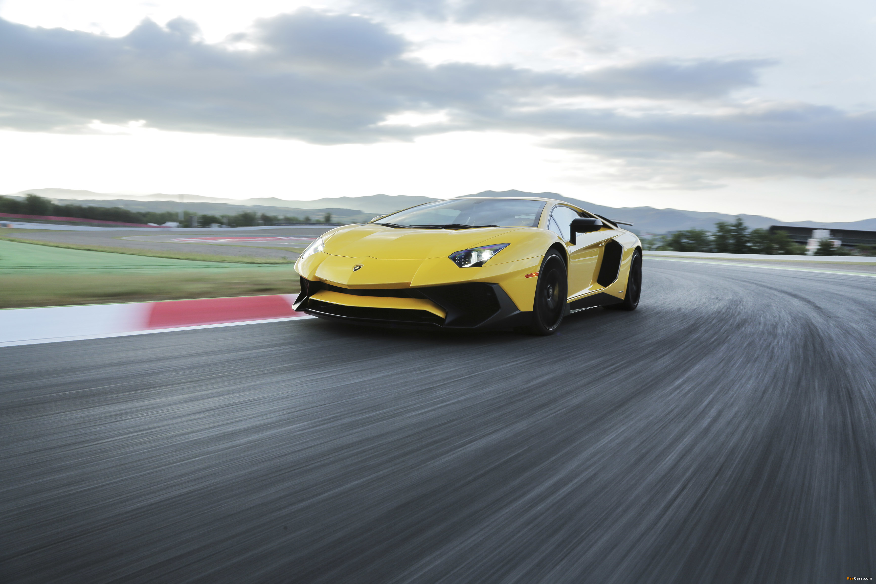 Images of Lamborghini Aventador LP 750-4 Superveloce US-spec (LB834) 2015 (3543 x 2362)