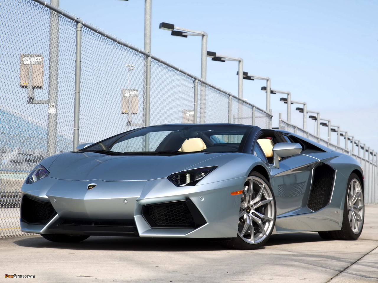 Photos of Lamborghini Aventador LP 700-4 Roadster US-spec (LB834) 2013 (1280 x 960)