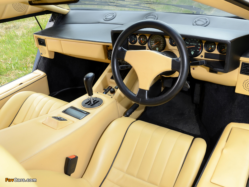 Images of Lamborghini Countach 25th Anniversary UK-spec 1988–90 (800 x 600)