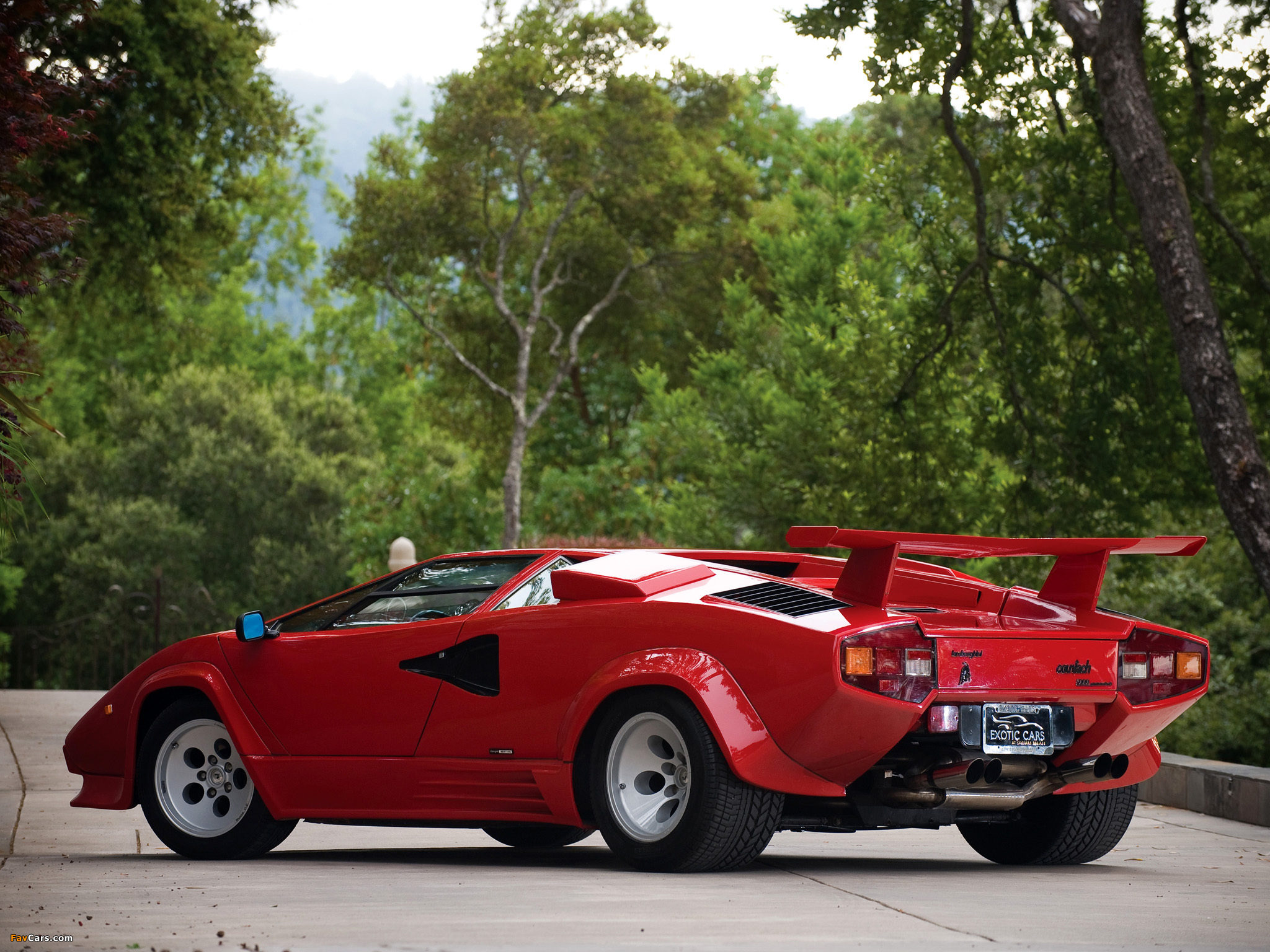 Photos of Lamborghini Countach LP5000 S Quattrovalvole 1985–89 (2048 x 1536)