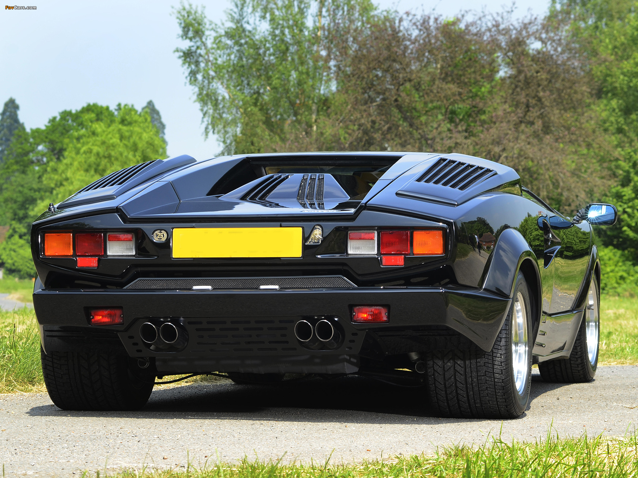 Photos of Lamborghini Countach 25th Anniversary UK-spec 1988–90 (2048 x 1536)