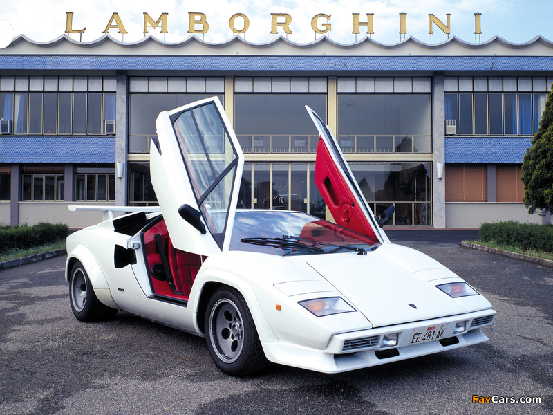 Pictures of Lamborghini Countach LP5000 S Quattrovalvole 1985–89 (800 x 600)