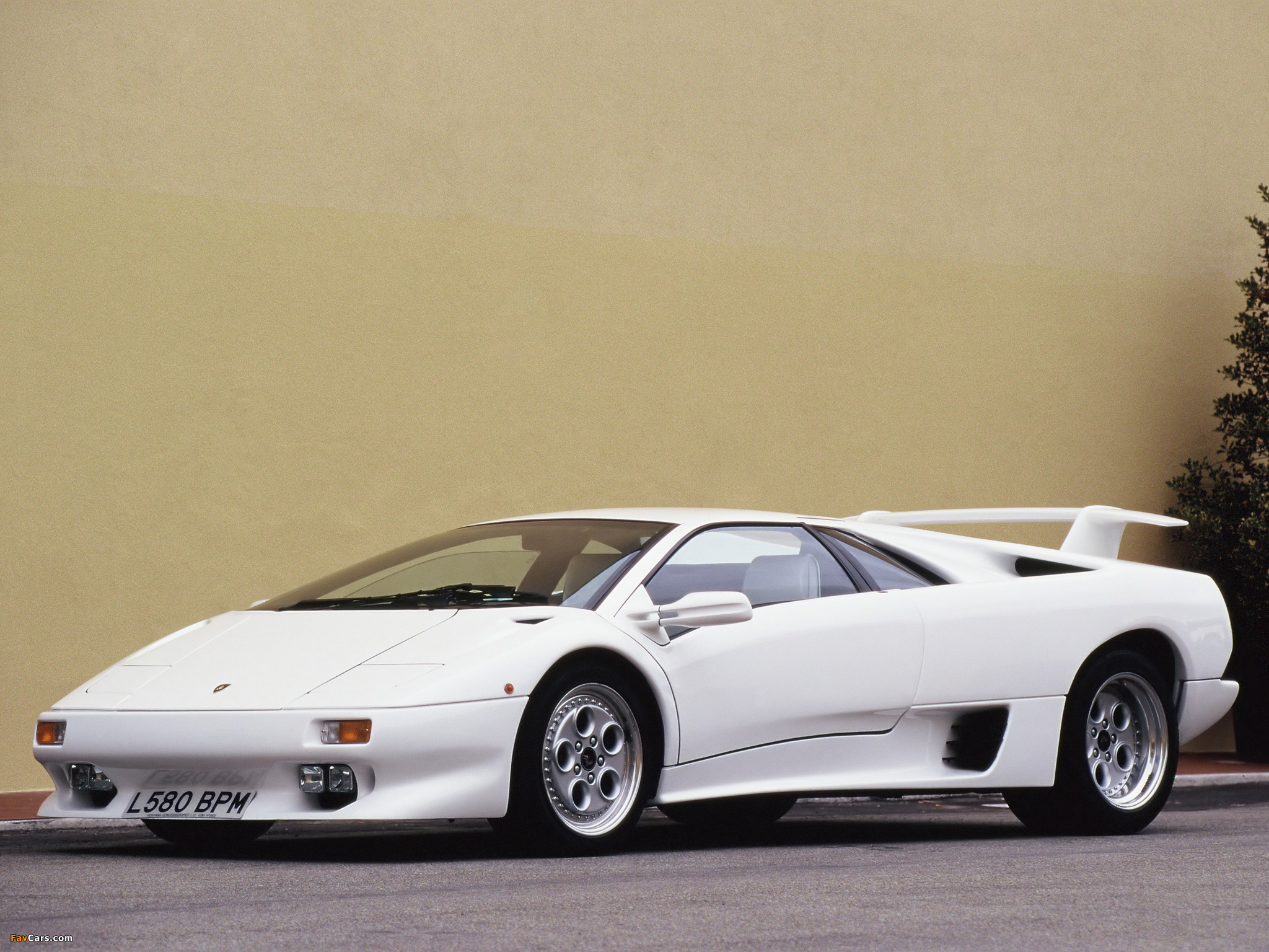 Lamborghini Diablo 1990–94 pictures (2048 x 1536)