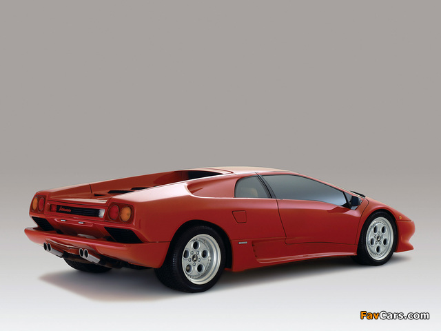Lamborghini Diablo 1990–93 wallpapers (640 x 480)