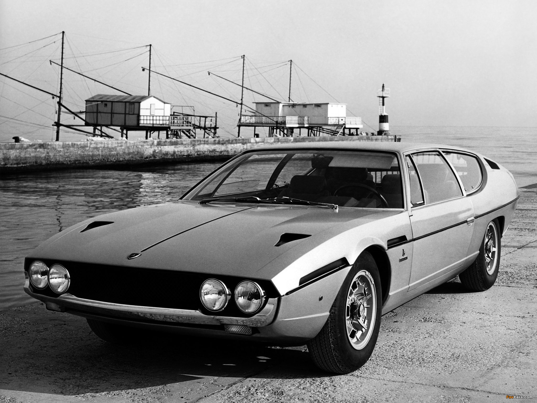 Pictures of Lamborghini Espada 400 GT 1968–69 (2048 x 1536)