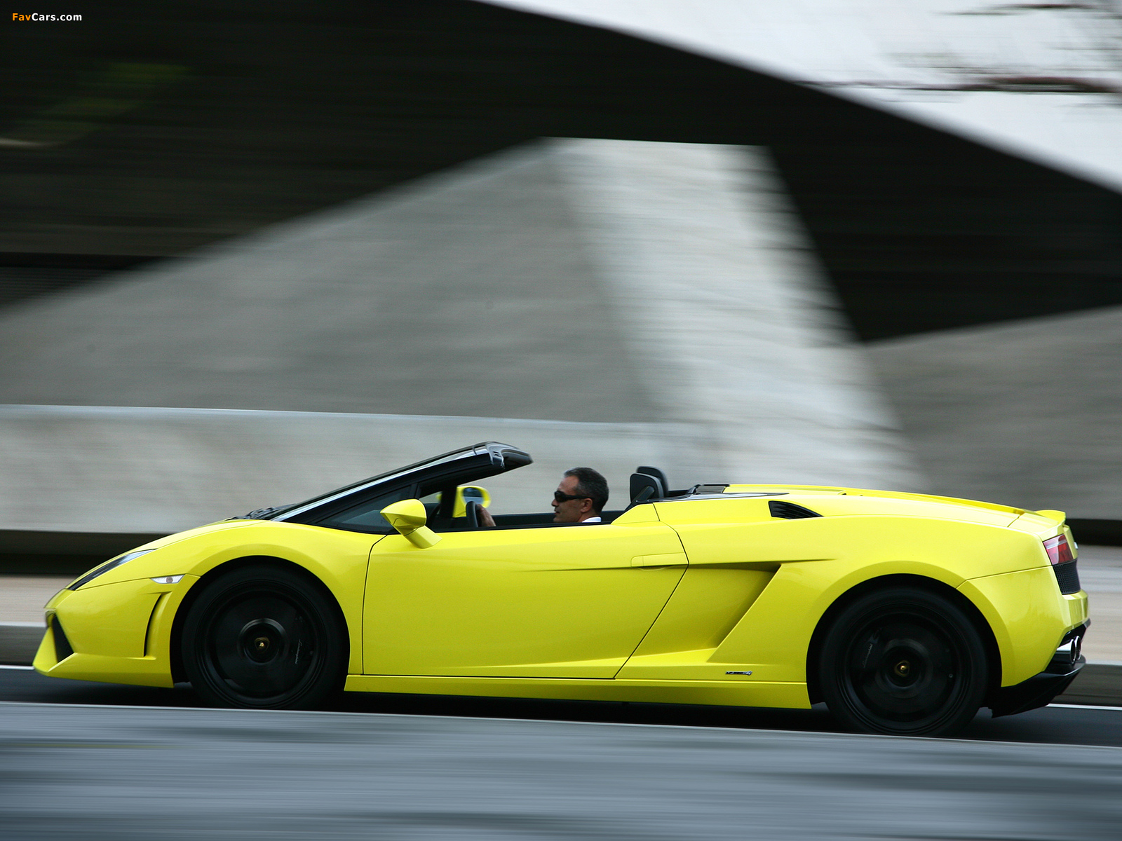 Images of Lamborghini Gallardo LP 560-4 Spyder 2008–12 (1600 x 1200)