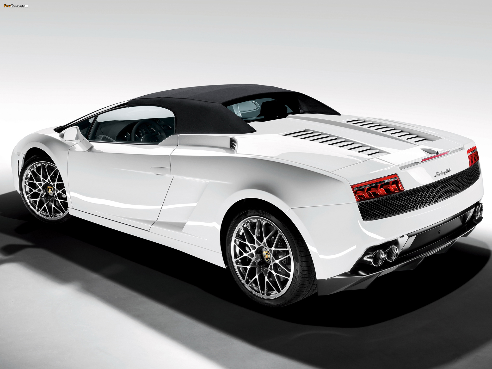 Images of Lamborghini Gallardo LP 560-4 Spyder 2008–12 (2048 x 1536)