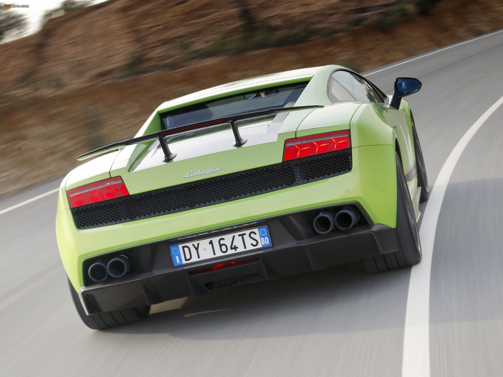 Images of Lamborghini Gallardo LP 570-4 Superleggera 2010–12 (2048 x 1536)