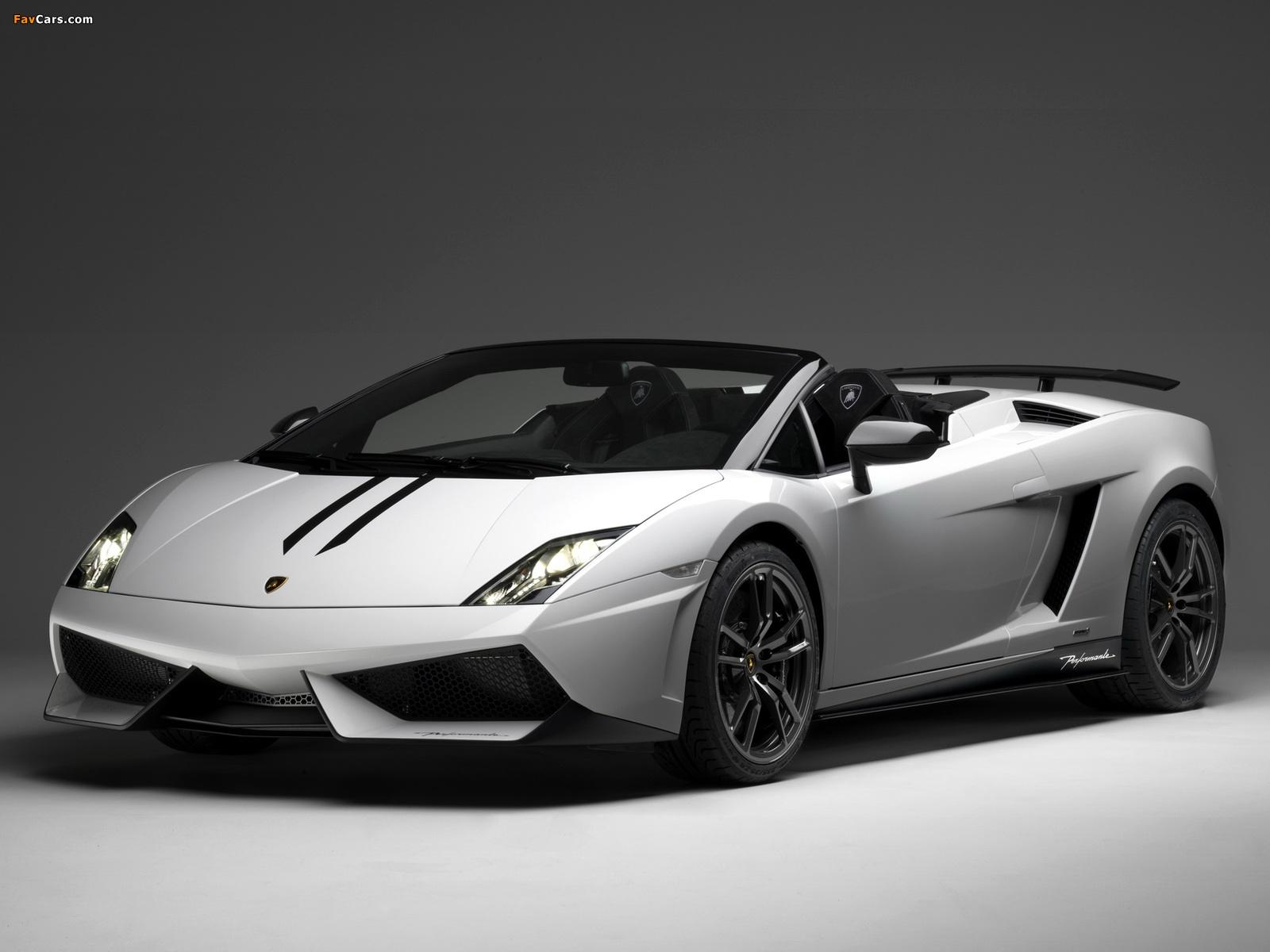 Lamborghini Gallardo LP 570-4 Spyder Performante 2010–13 images (1600 x 1200)