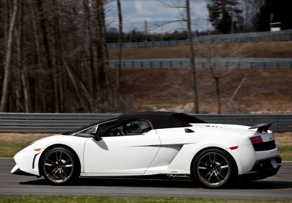 Photos of Lamborghini Gallardo LP 570-4 Spyder Performante 2010–13