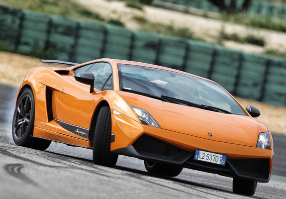 Photos of Lamborghini Gallardo LP 570-4 Superleggera 2010–12