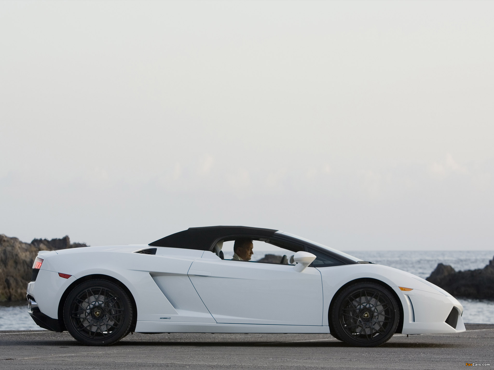 Pictures of Lamborghini Gallardo LP 560-4 Spyder 2008–12 (2048 x 1536)