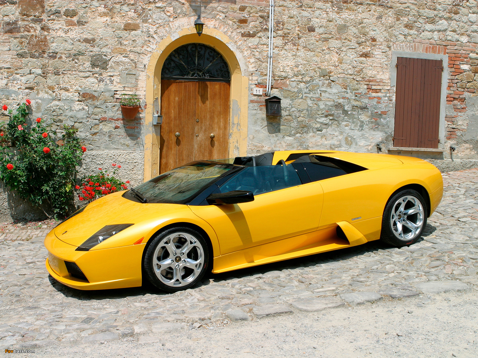 Images of Lamborghini Murcielago Roadster 2004–06 (1600 x 1200)