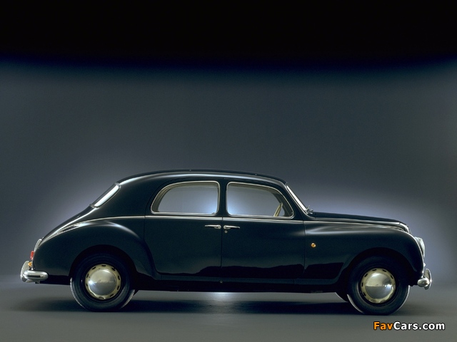 Lancia Aurelia (B10) 1950–53 images (640 x 480)