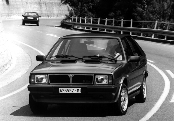 Images of Lancia Delta HF Turbo (831) 1983–86