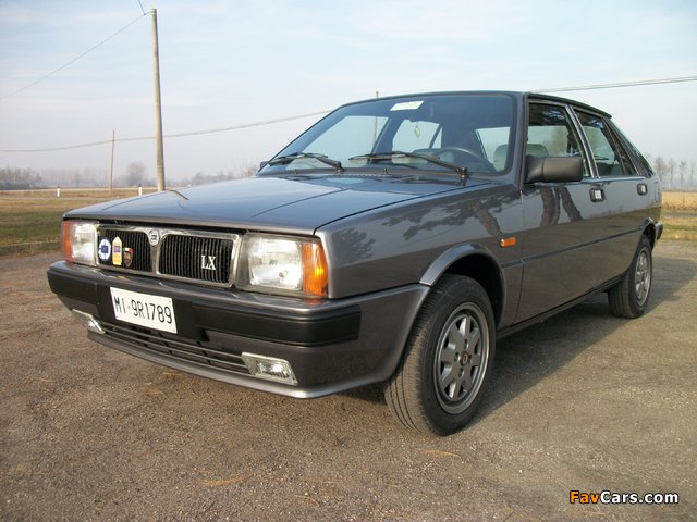 Images of Lancia Delta 1300 LX 1986 (640 x 480)