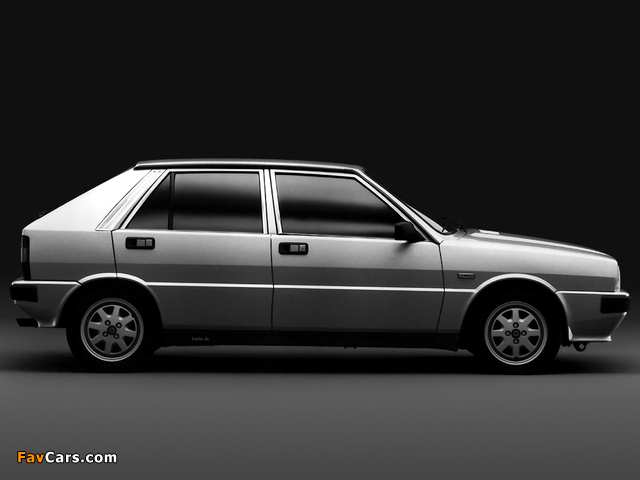 Photos of Lancia Delta Turbo DS (831) 1986–91 (640 x 480)