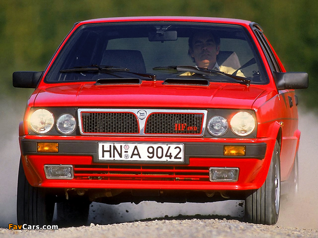 Photos of Lancia Delta HF 4WD (831) 1986–87 (640 x 480)