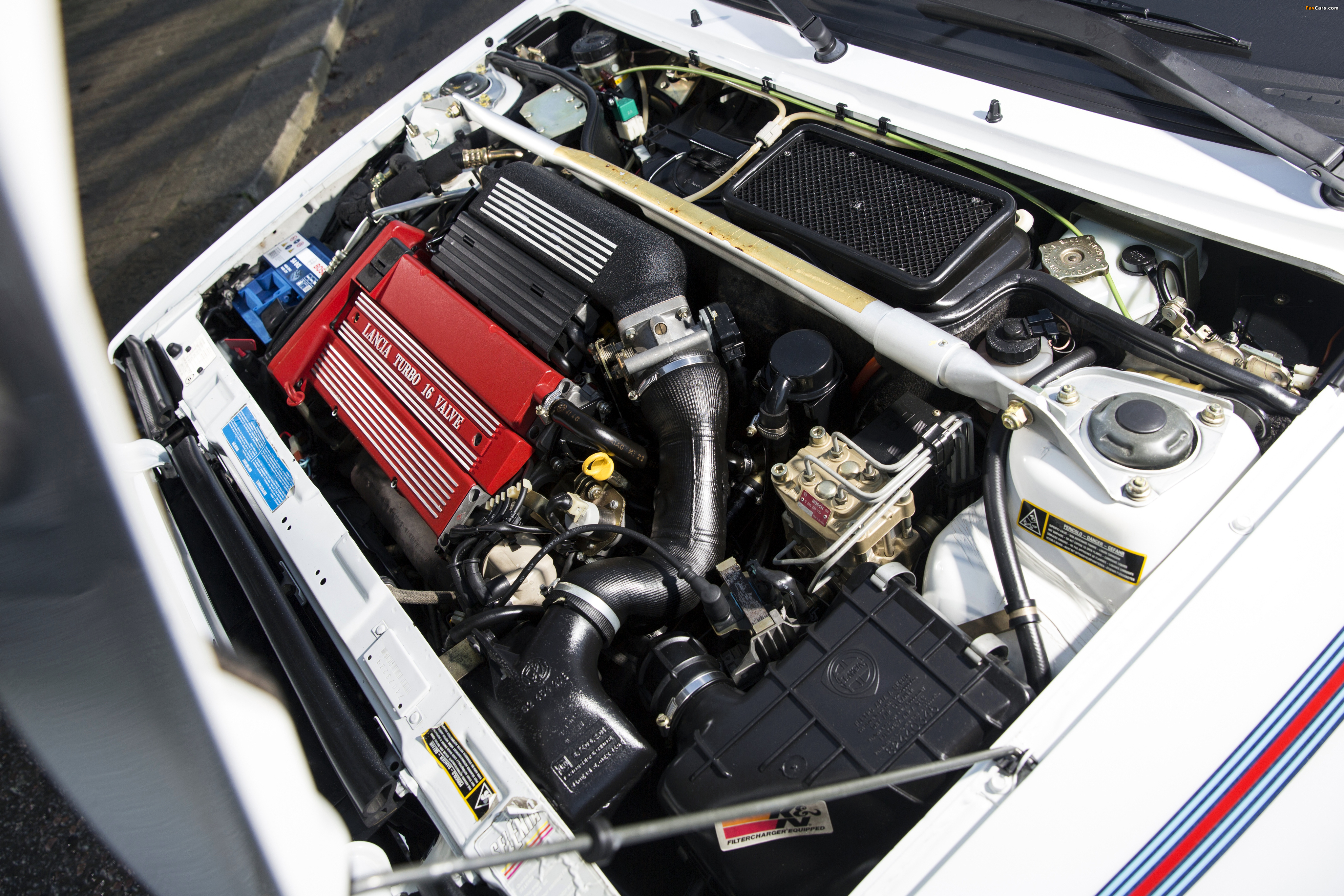 Photos of Lancia Delta HF Integrale Evoluzione 