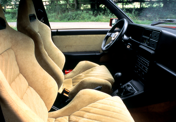Photos of Lancia Delta HF Integrale Evoluzione II (831) 1993–94