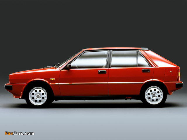 Pictures of Lancia Delta HF Turbo (831) 1983–86 (640 x 480)