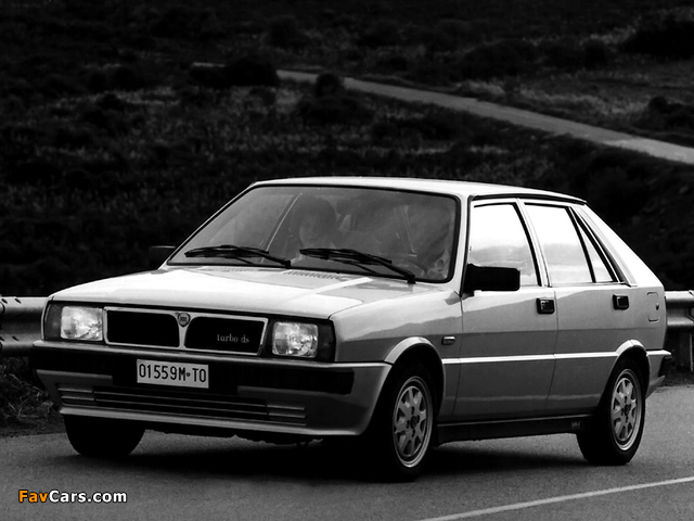 Pictures of Lancia Delta Turbo DS (831) 1986–91 (640 x 480)